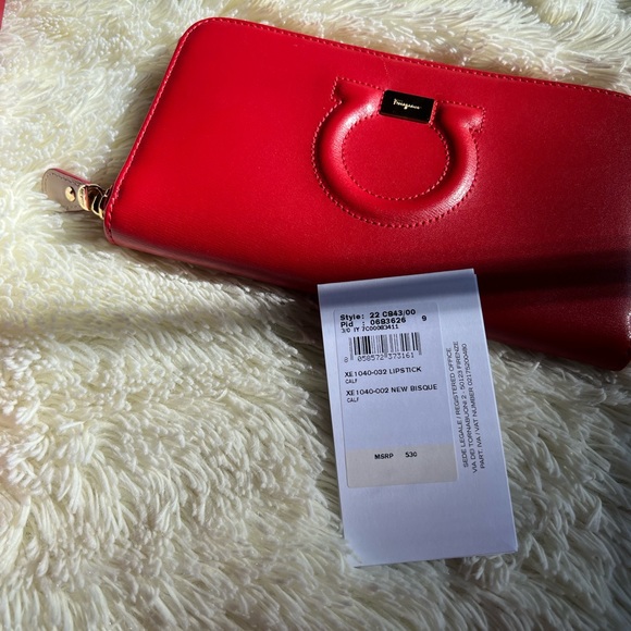 Salvatore Ferragamo Red Calf Wallet - Picture 5 of 9